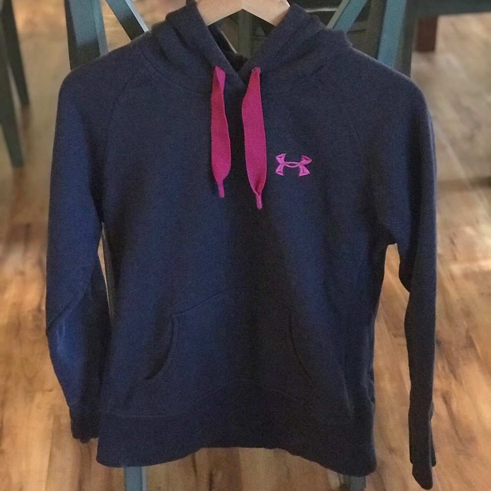 Under Armour woman’s sweatshirt